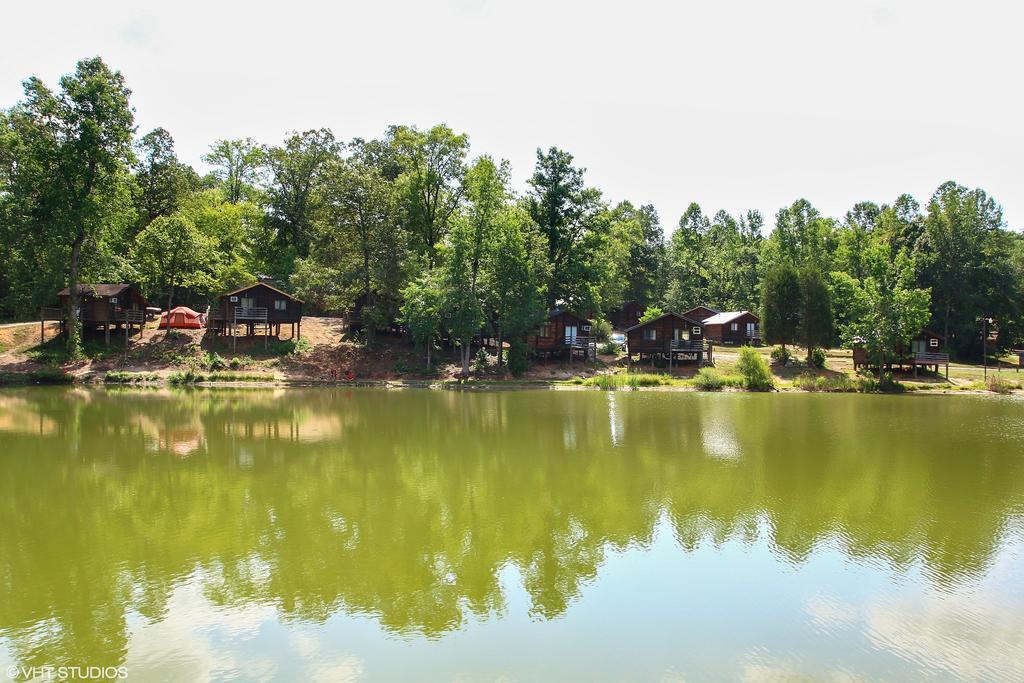 Forest Lake Camping Resort Lakefront Cabin 8 Advance Εξωτερικό φωτογραφία