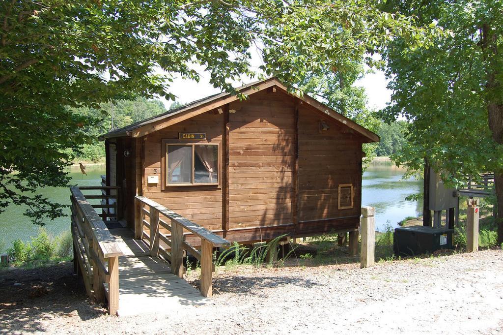 Forest Lake Camping Resort Lakefront Cabin 8 Advance Εξωτερικό φωτογραφία
