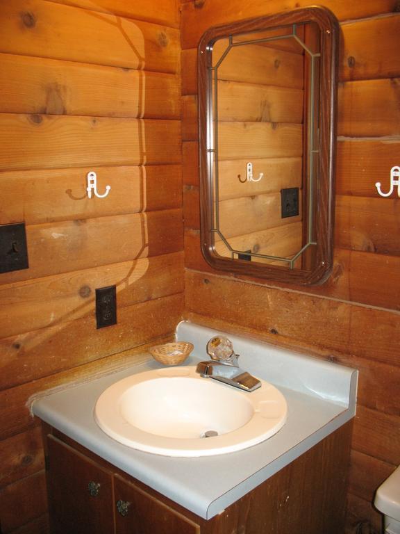 Forest Lake Camping Resort Lakefront Cabin 8 Advance Εξωτερικό φωτογραφία
